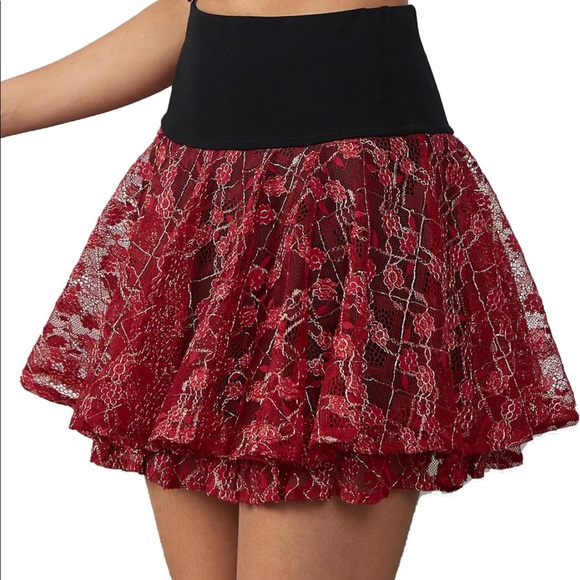 Red mini skirt - Picture 5 of 5